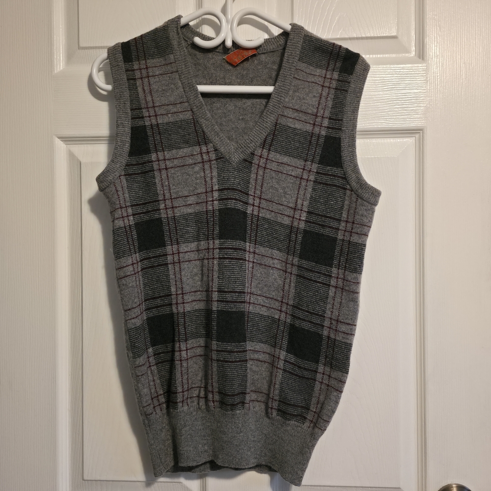 4/$25 Deal! Vintage Gray Plaid Sleeveless Sweater Vest